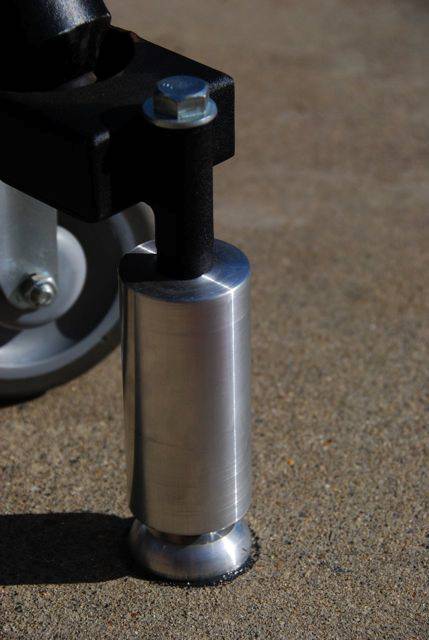 Leg on wheely bar